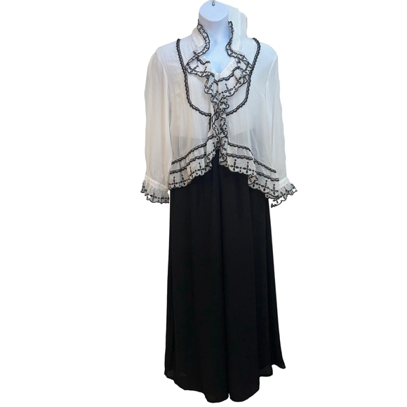Patra Pants - Vintage Patra Women's Blouse tank top and Culottes Set, Size 14, White Black